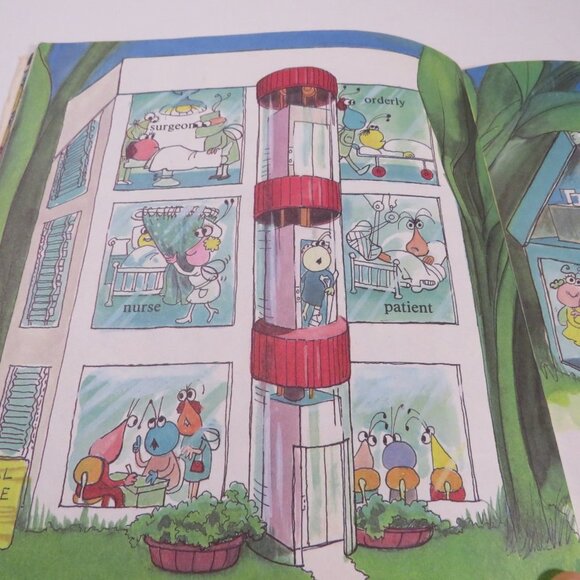 Twiddle Bugs at Work SESAME STREET community - Picture 9 of 12